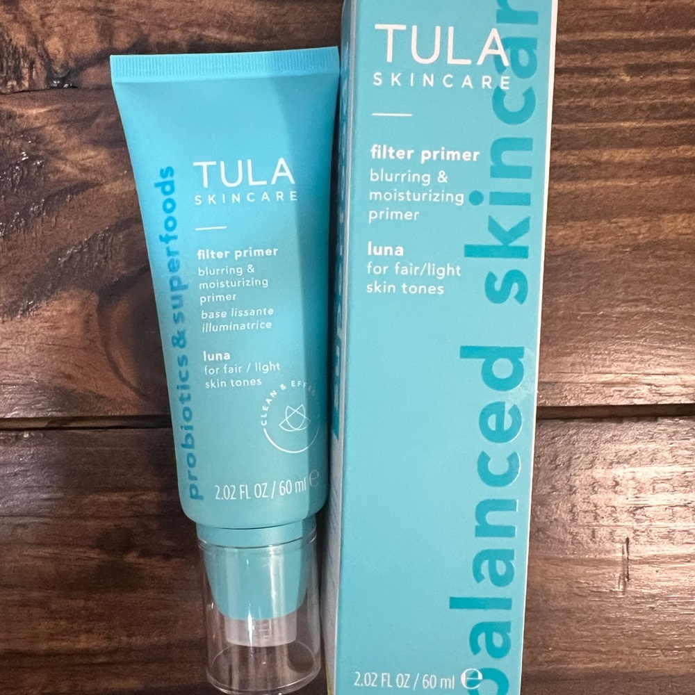 TULA filter primer
blurring & moisturizing primer (sheerly tinted)